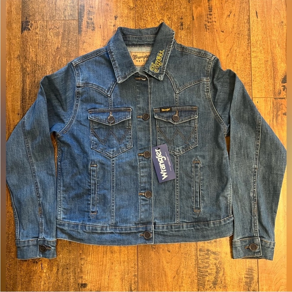 WRANGLER RETRO WOMENS JEAN JACKET LSU TIGERS UNIVERSITY SIZE MEDIUM NWT - Picture 2 of 5